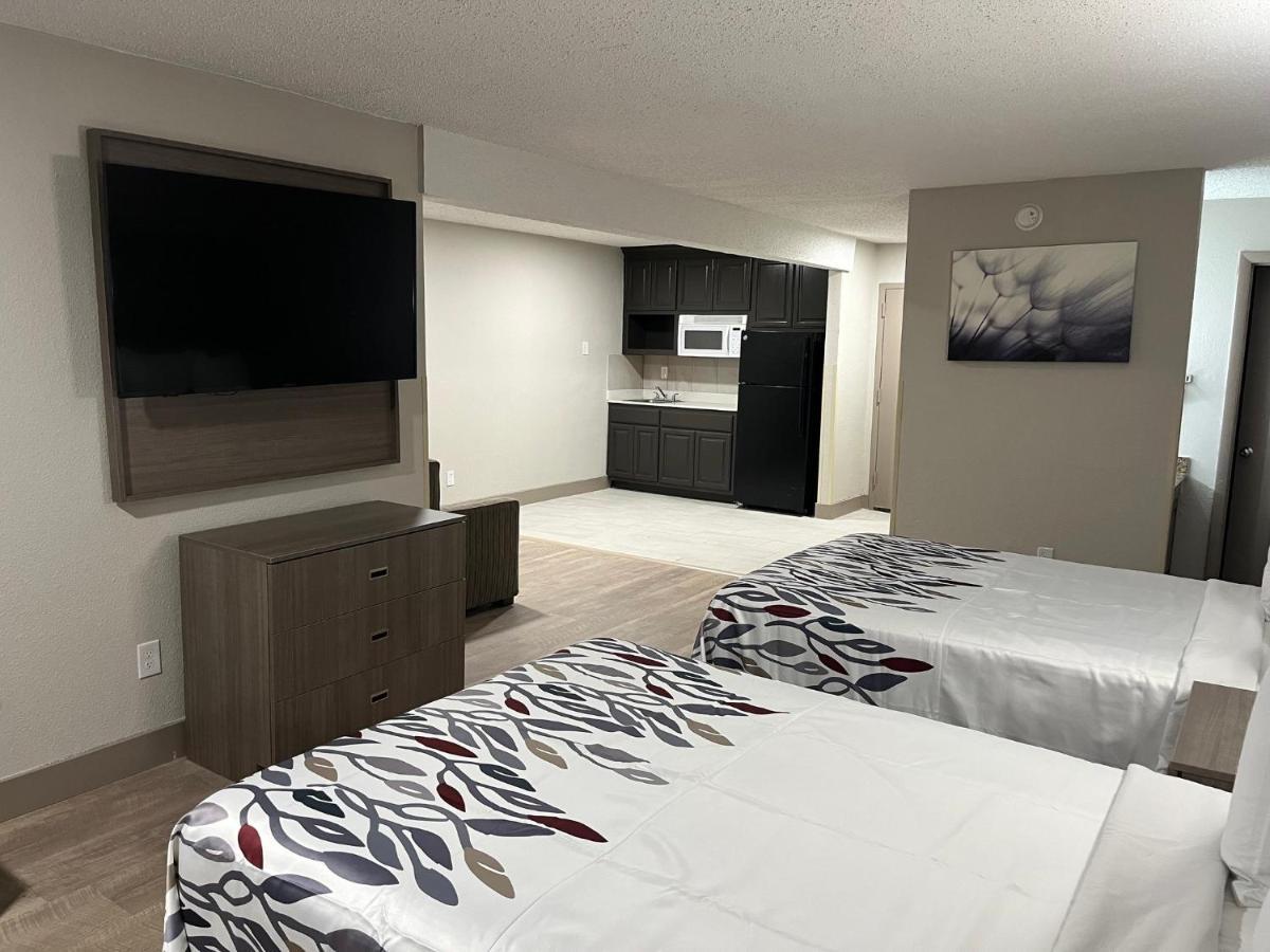 Red Roof Inn & Suites Ньюпорт-Ньюс Экстерьер фото